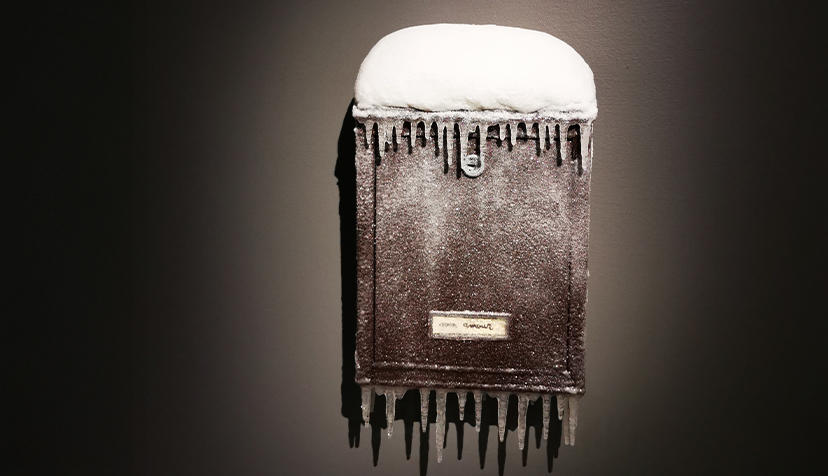 Photo de "Nature morte, boite aux lettres (Mon amour)" de Laurent Pernot