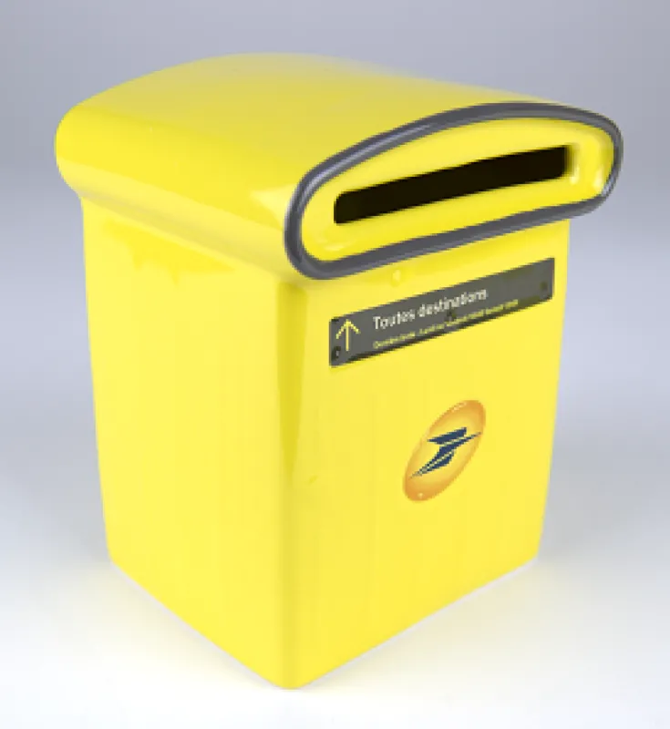 Vue 2 – Tirelire boîte aux lettres