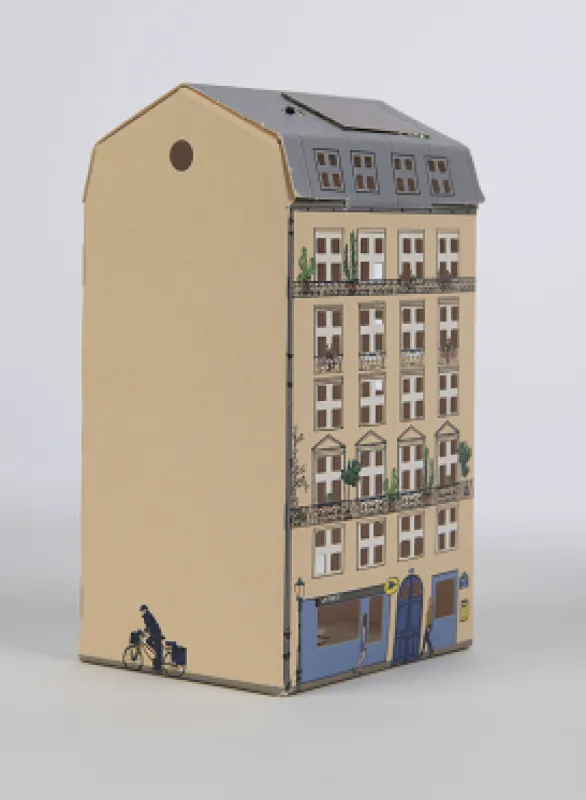 Vue 3 – Veilleuse solaire Bureau de poste en ville