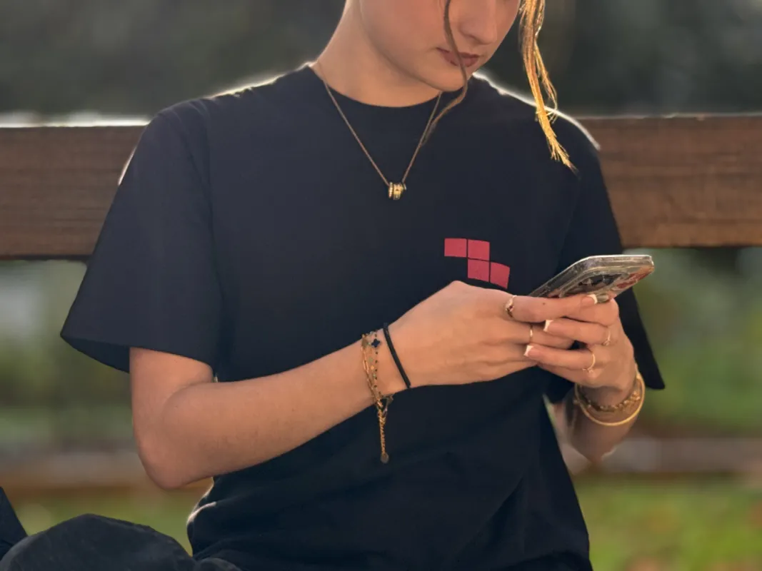 Vue 8 – Photo T-shirt La Poste Tetris 